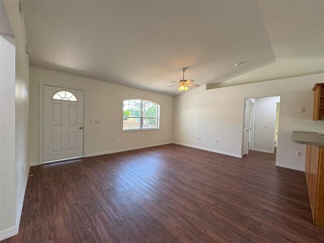 Foto del edificio - 519 Hemlock St