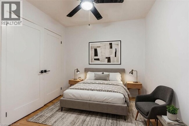 Photo du bâtiment - 461 King St E