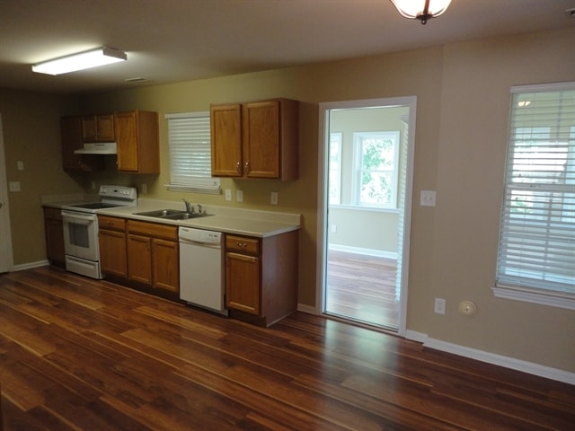 Building Photo - 3825 Tyler Bluff Ln