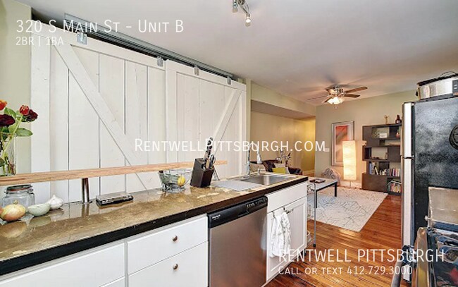 Building Photo - 2 Bedroom Apartment in West End Village