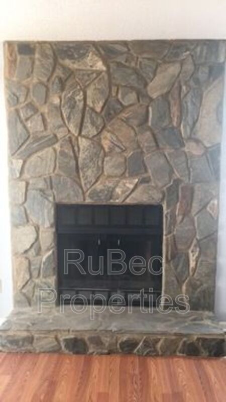 Foto del edificio - 6024 Spanish Oak Rd