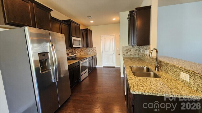 Foto del edificio - 508 Knothole Ln