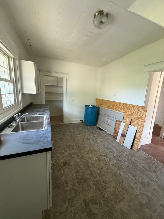 Building Photo - 1153 E William St