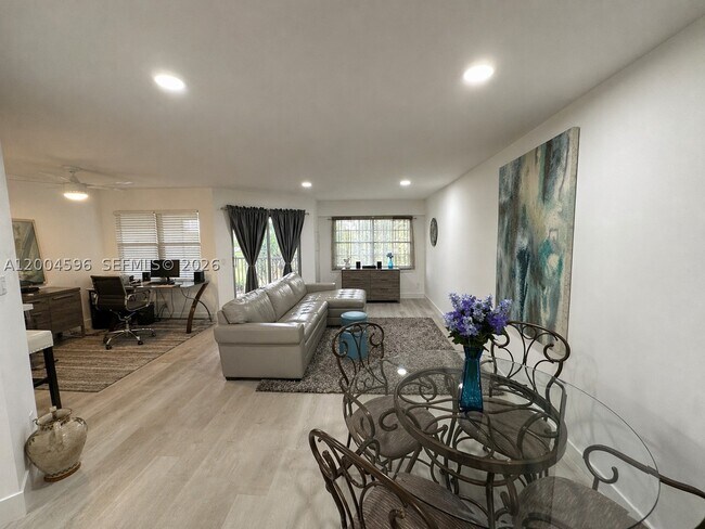 Foto del edificio - 12650 SW 6th St