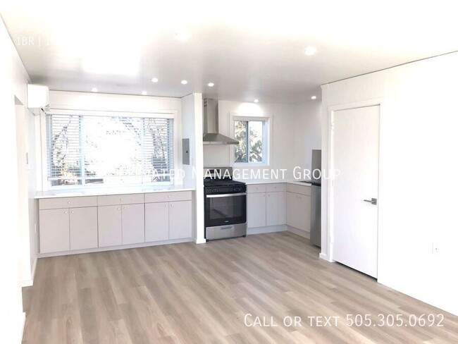 Building Photo - Renovated 1 Bedroom in Los Alamos.  With A...