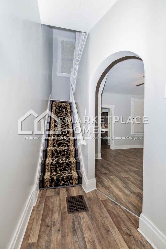 Building Photo - 97 Royal St