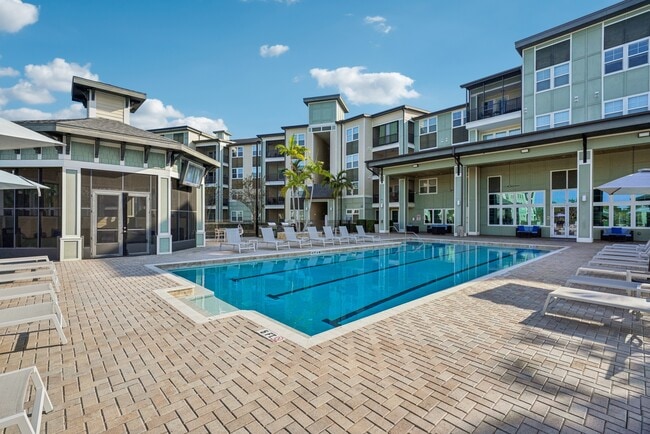 Building Photo - Charleston on 66th