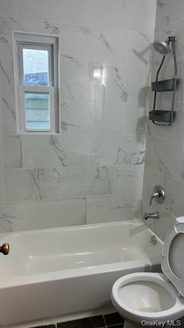 Foto del edificio - 929 E 226th St