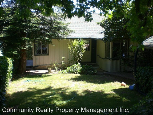 Building Photo - 14 Drake Ln