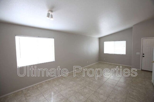 Building Photo - 13836 W Lundberg St