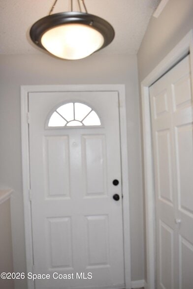 Building Photo - 482 Tuloma Ave SW