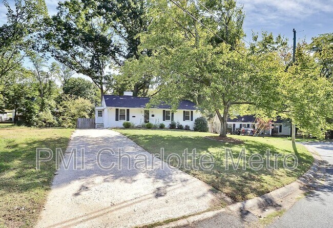 Foto del edificio - 5933 Wedgewood Dr