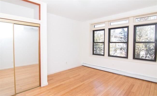Building Photo - 21 Woodlawn Ave