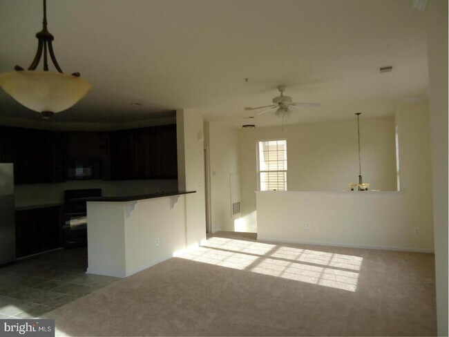 Building Photo - 43920 Hickory Corner Terrace