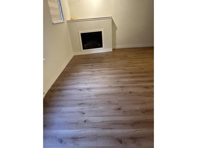 Photo du bâtiment - 103-62A 62 A Ave