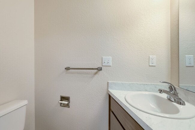 Building Photo - 6931 Rainier Dr