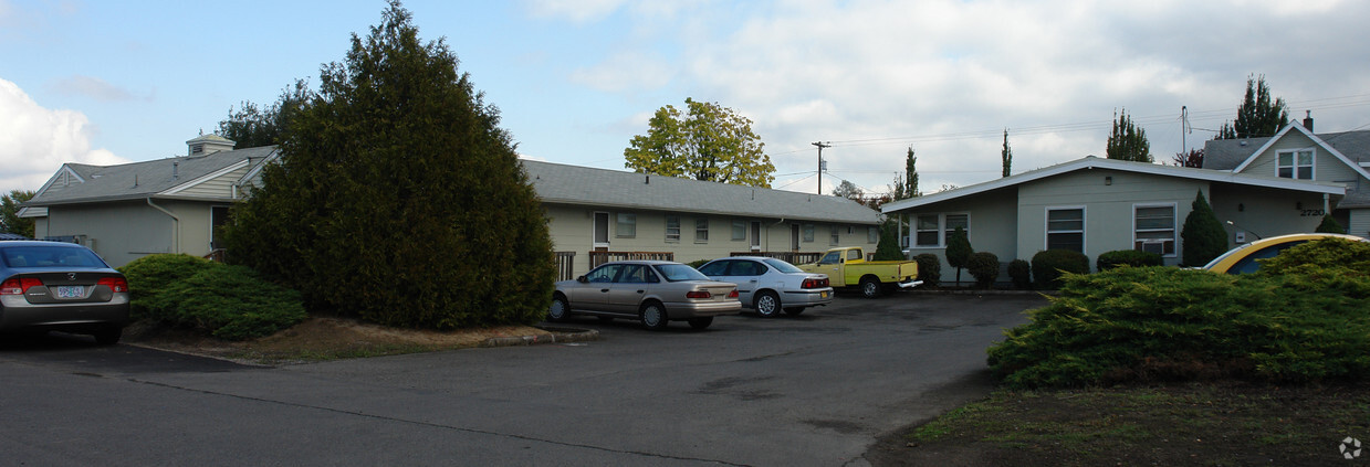 Building Photo - Brookpine Apartments