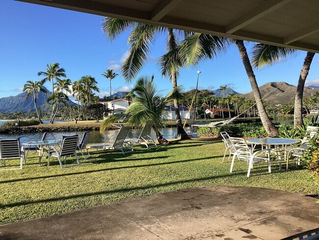 Foto del edificio - Furnished Kaimalino House Fronting Canal & Overlooking Kailua Bay