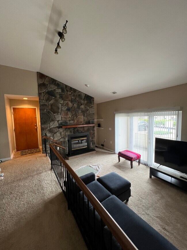 Building Photo - 2205 Kenzie Dr
