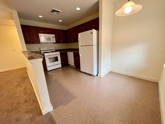 Building Photo - Charming 1-Bedroom Apartment in Wyncote! Available Late July!