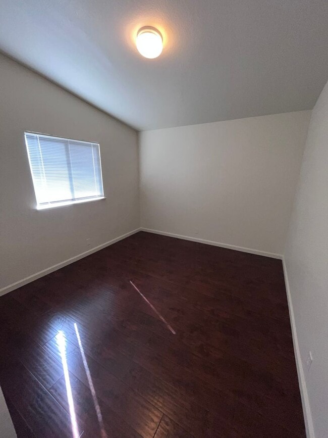 Building Photo - NICE UPDATED HOME IN ELK GROVE!!