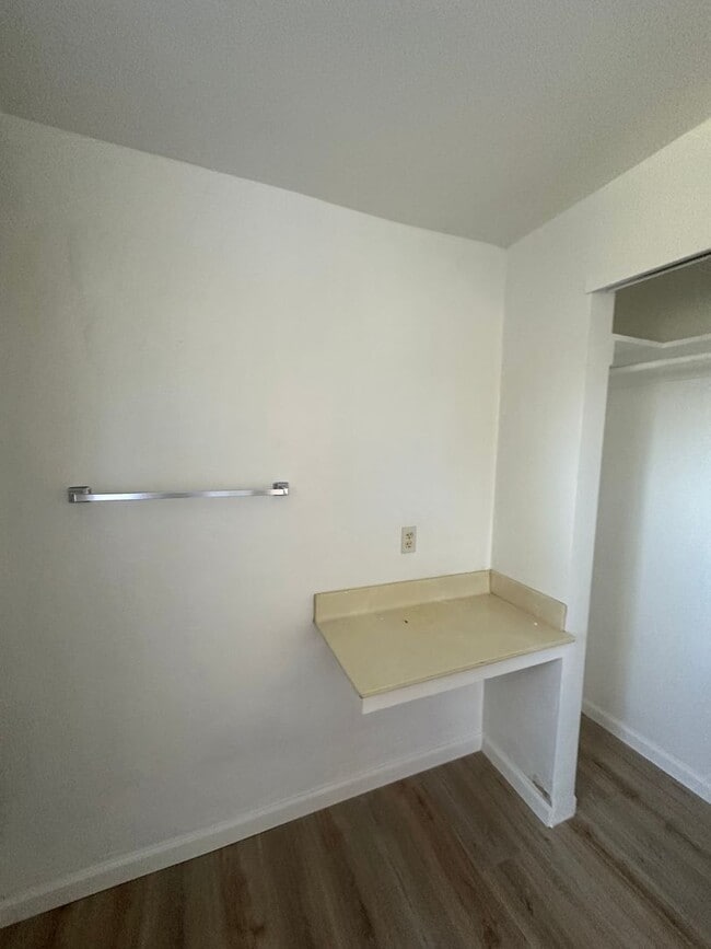 Building Photo - Small Studio In Monterey