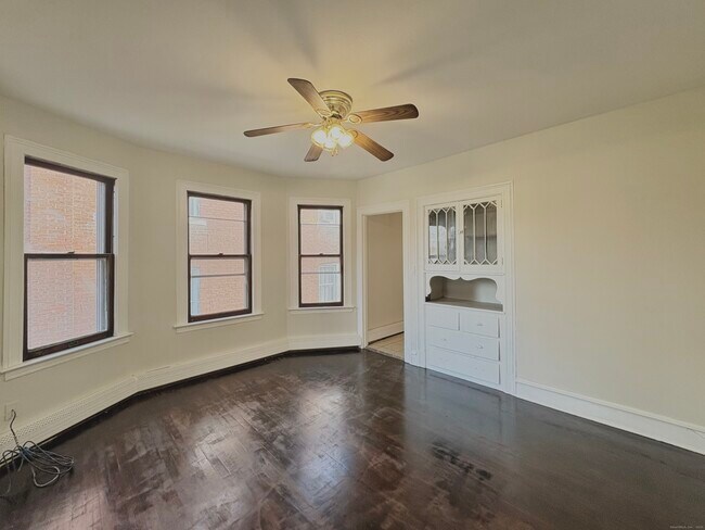 Foto del edificio - 72 Sterling St