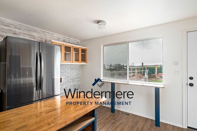 Foto del edificio - 4 bedroom 1.5 bathroom in the Heart of Oak...