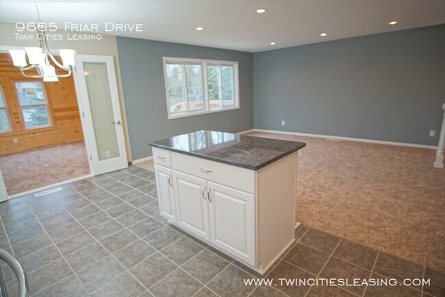 Building Photo - 9665 Friar Dr