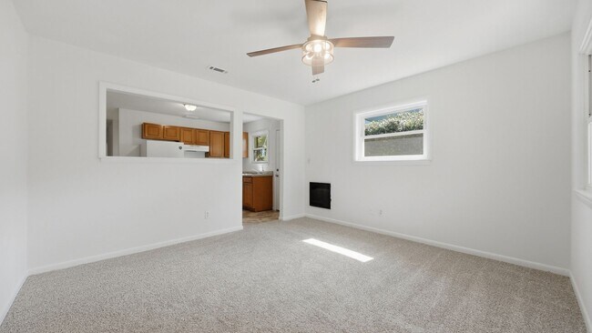 Foto del edificio - Great 2 bedroom close to UTC!