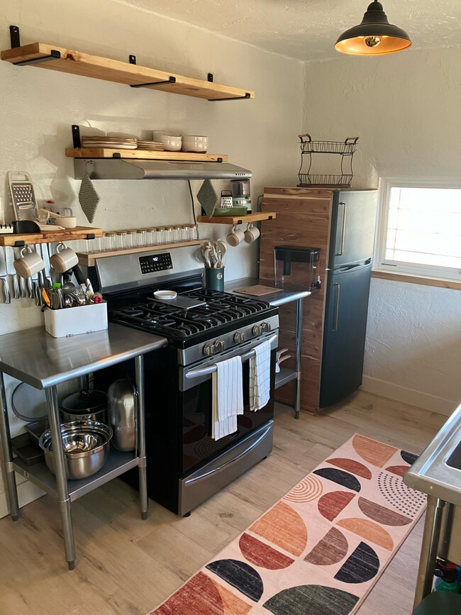 Foto del edificio - 912 7th St NW