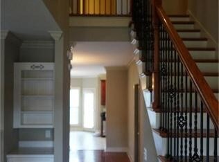 Building Photo - 704 Stanton Dr,