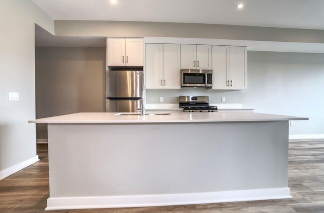 Building Photo - 475 Communipaw Ave