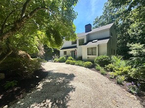 Building Photo - 19 Brookhill Ln