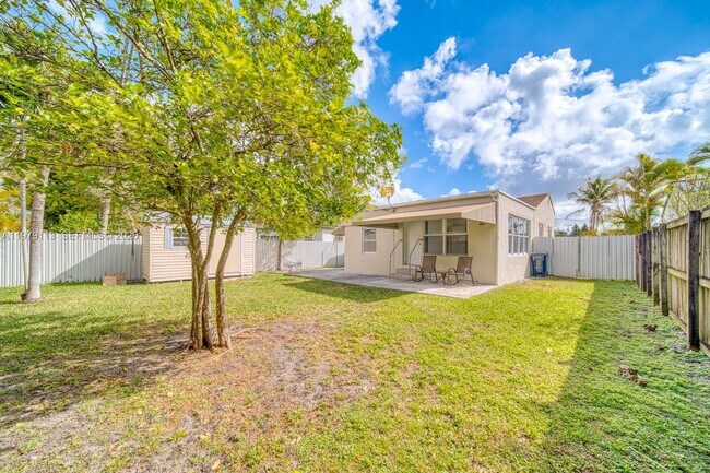 Foto del edificio - 3930 SW 68th Ave