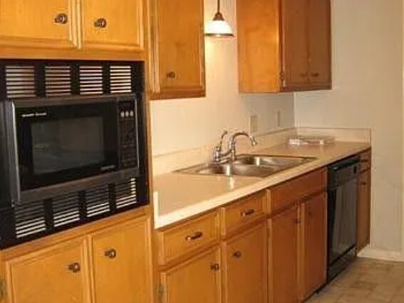 Foto del edificio - 1512 Bryant Way