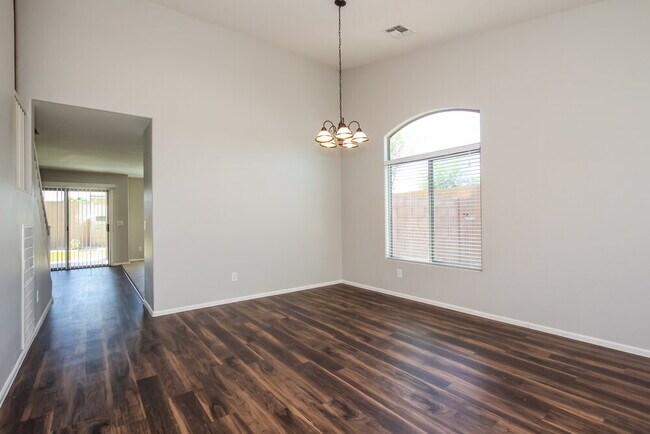 Foto del edificio - 12471 N 75th Dr