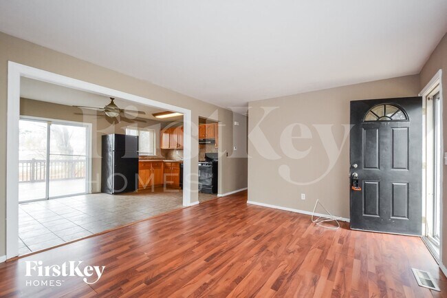 Foto del edificio - 5323 Ville-Cecelia Ln