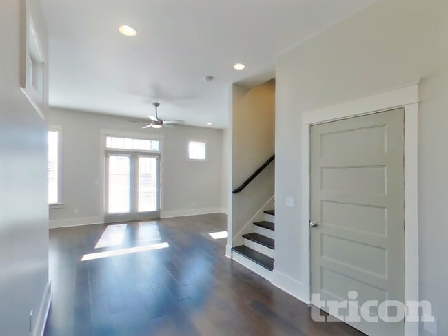 Building Photo - 1257 Hillwood Private Cove