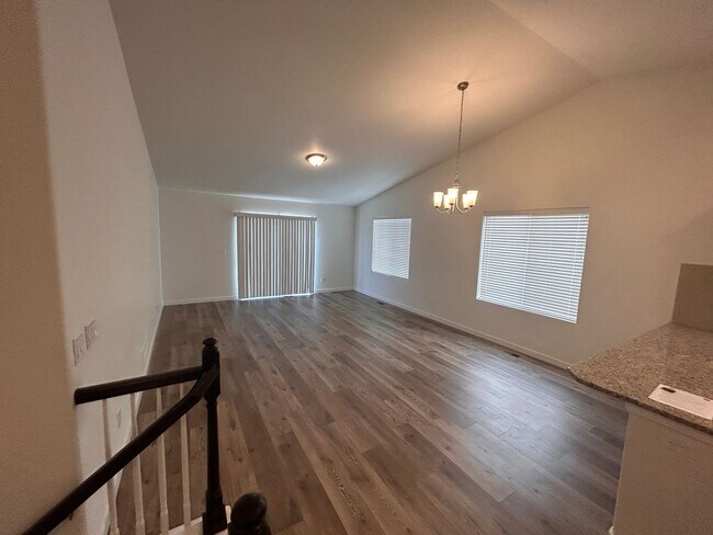 Foto del edificio - Immaculate 4 Bed 4 Bath Home in School District 20!!!