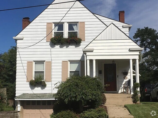 Building Photo - 1330 Old State Rd