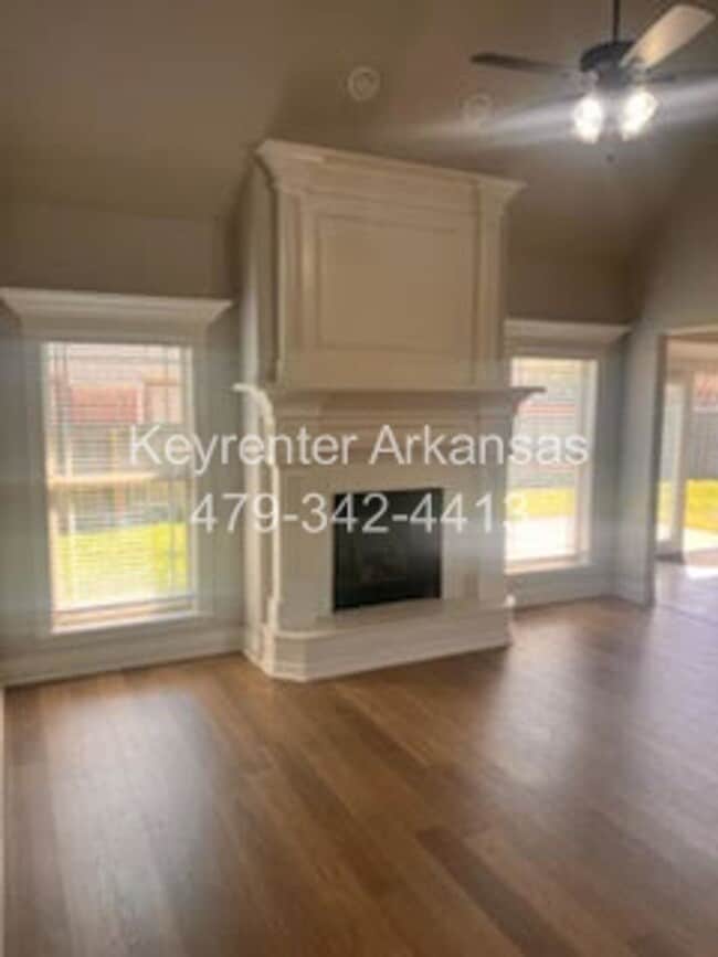 Building Photo - Spacious 4 Bedroom Home in Centerton!