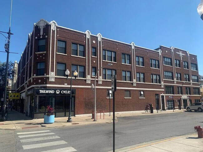 Foto del edificio - 3253 W Lawrence Ave