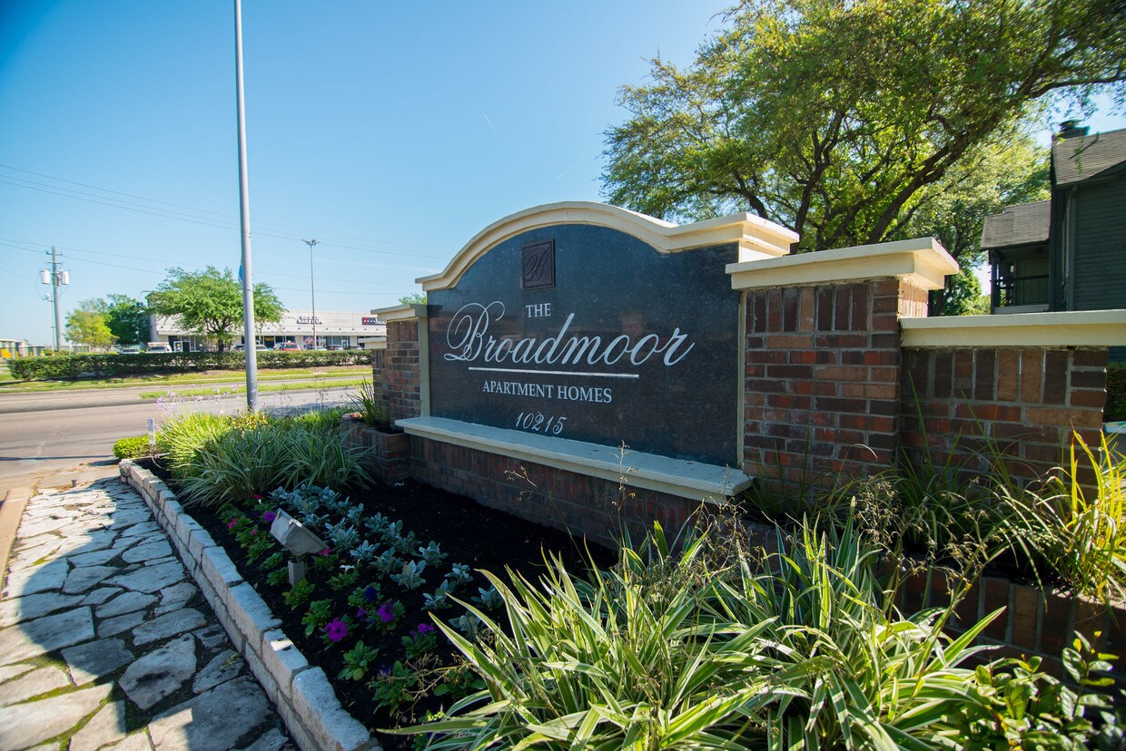 The Broadmoor Apartments Houston, TX