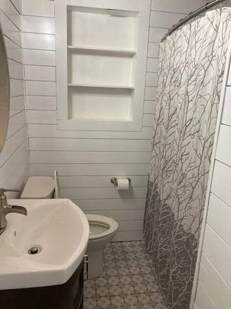 Foto del edificio - 1463 Brookbank Ave