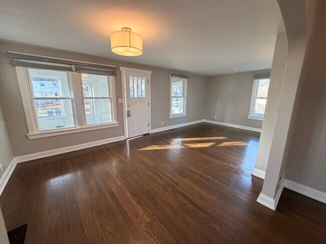 Foto del edificio - 856 Woodlawn Ave