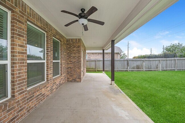 Foto del edificio - 24430 Piney Harbor Ln