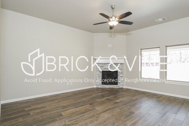 Building Photo - 5209 White Gold Ave