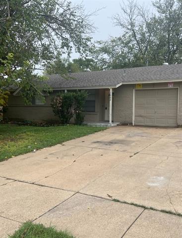 Building Photo - 1602 Rosewood Ln