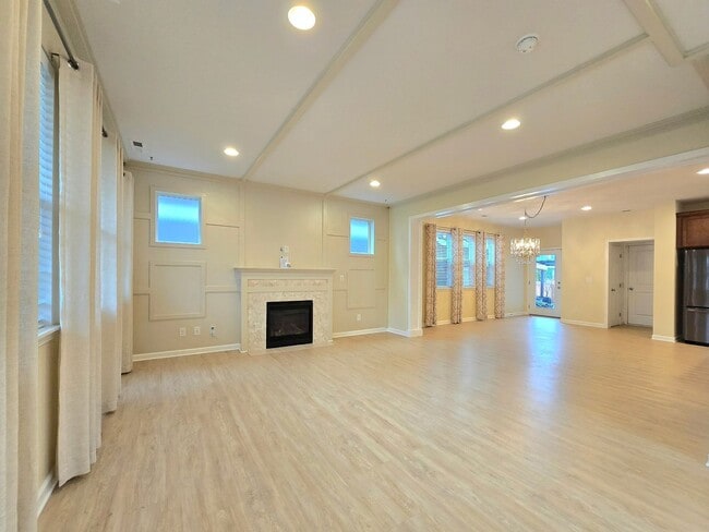 Building Photo - 3 Bedroom Home in Everett Available Now!